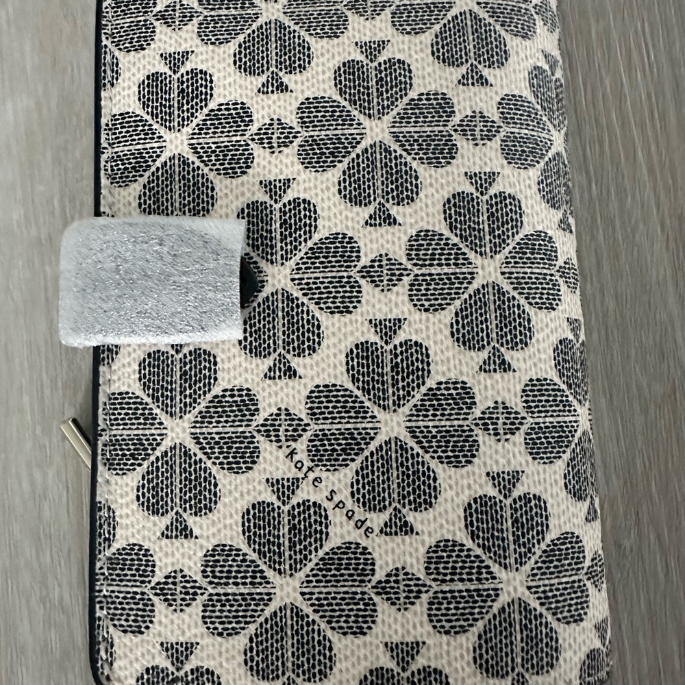 Kate Spade Black and Cream Floral Wallet - Picture 3 of 7
